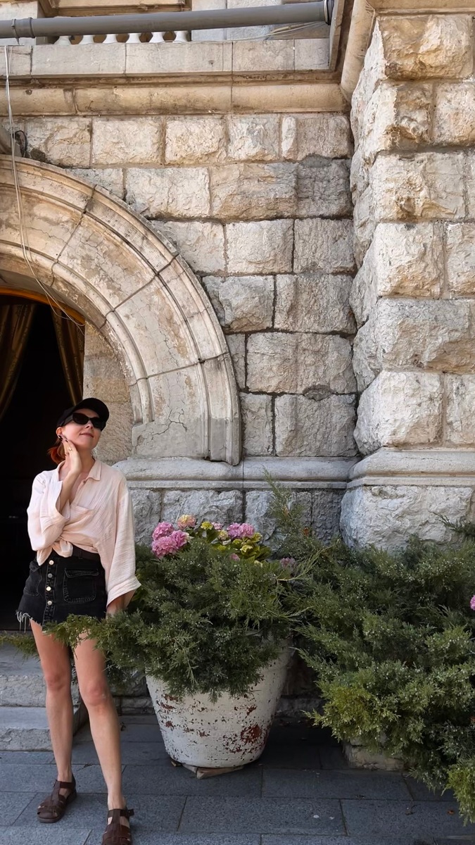 И сегодня в Ялте по-прежнему отдыхают с изяществом