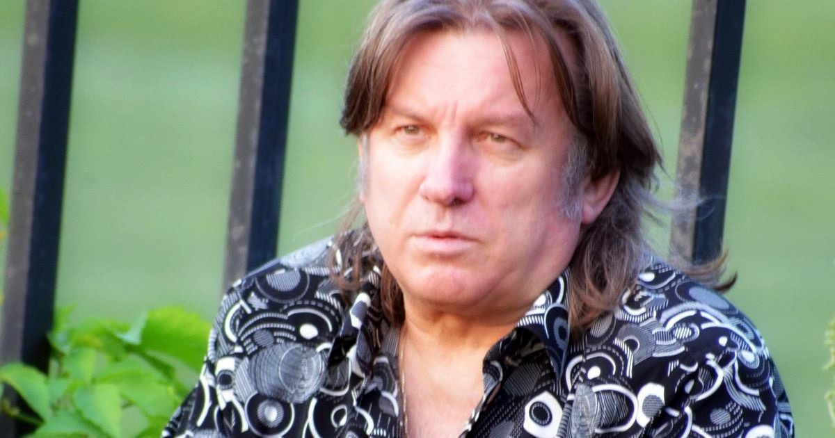 Забвение для Лозы сейчас равносильно голоду.
