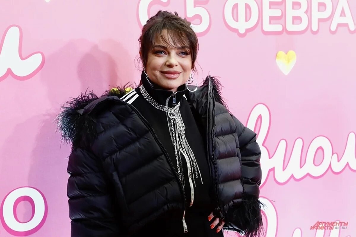    Зрителей возмутили наряды танцоров на концерте Королевой в Краснодаре