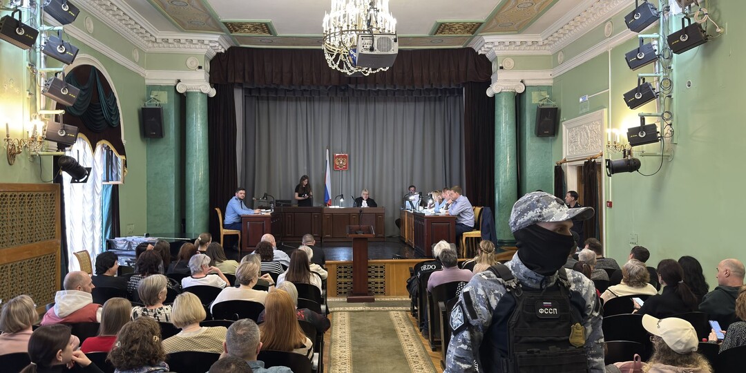 Голословные обвинения или системная халатность? Чем кончился первый день суда по делу о взрыве газа на Сибирской