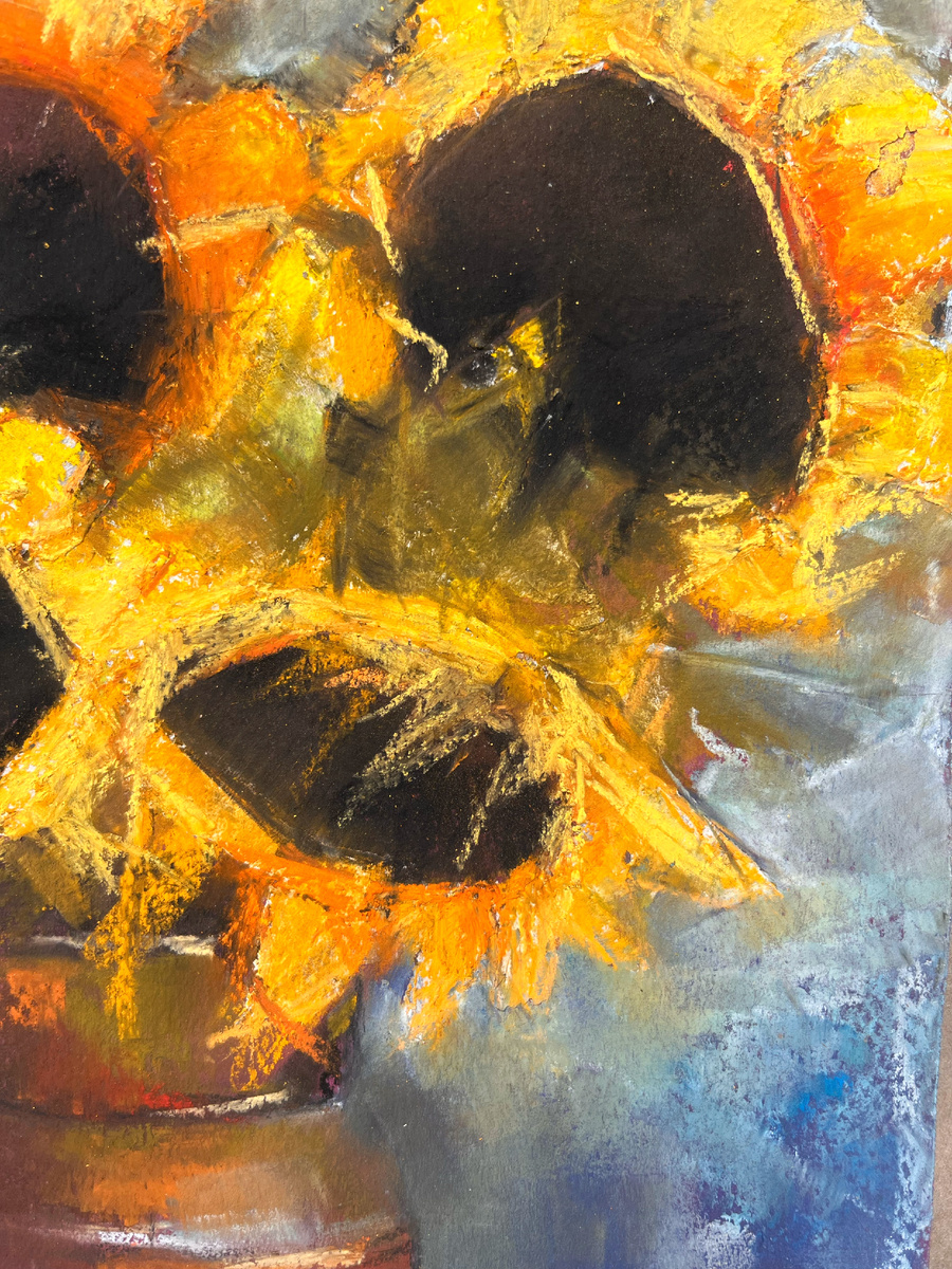 Рисунок «Подсолнухи», 2023. Сухая пастель, акварель, гуашь на бумаге, 25×32,4 см.