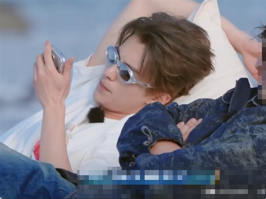 Китайский актер Ван Хэди (Дилан Ван).