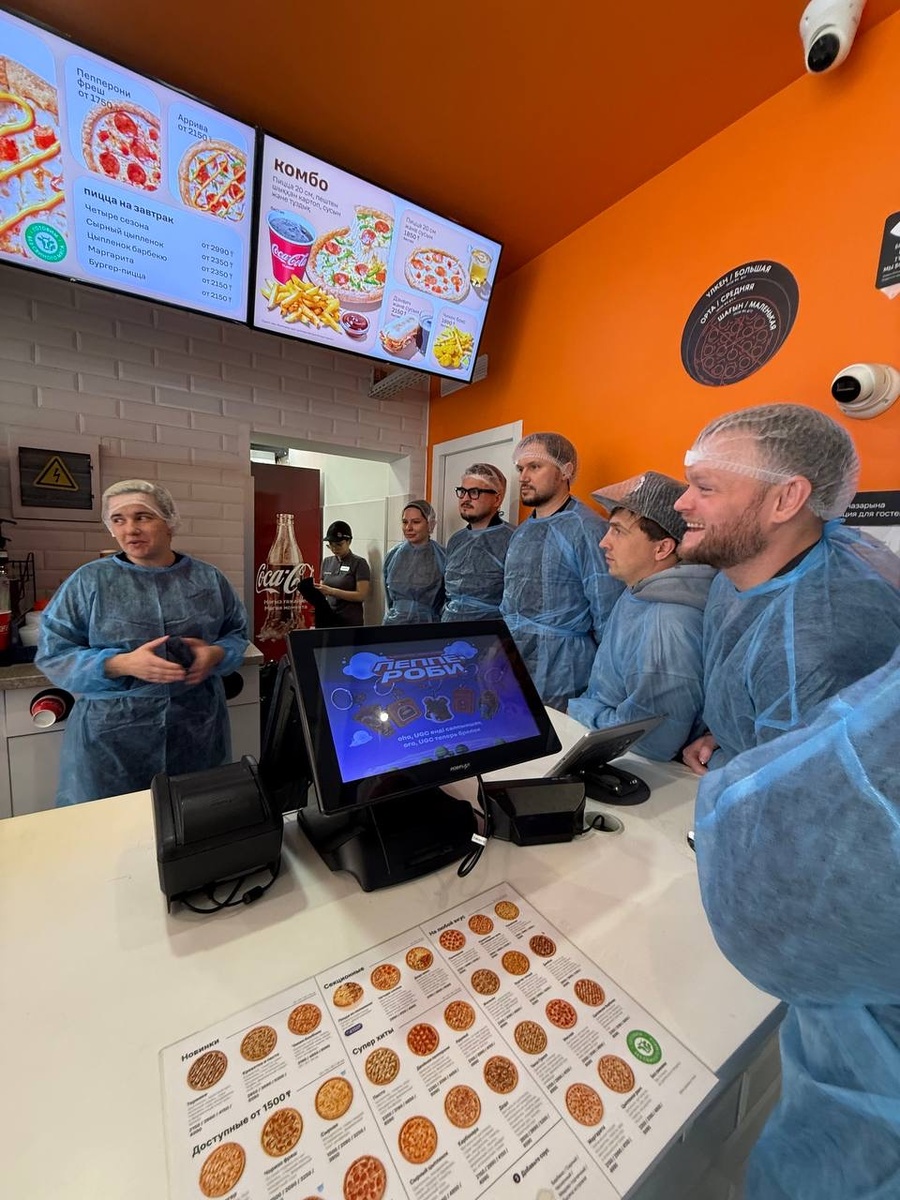 Бизнес клуб PRIDE на экскурсии в одном из крупных филиалов сети Dodo pizza