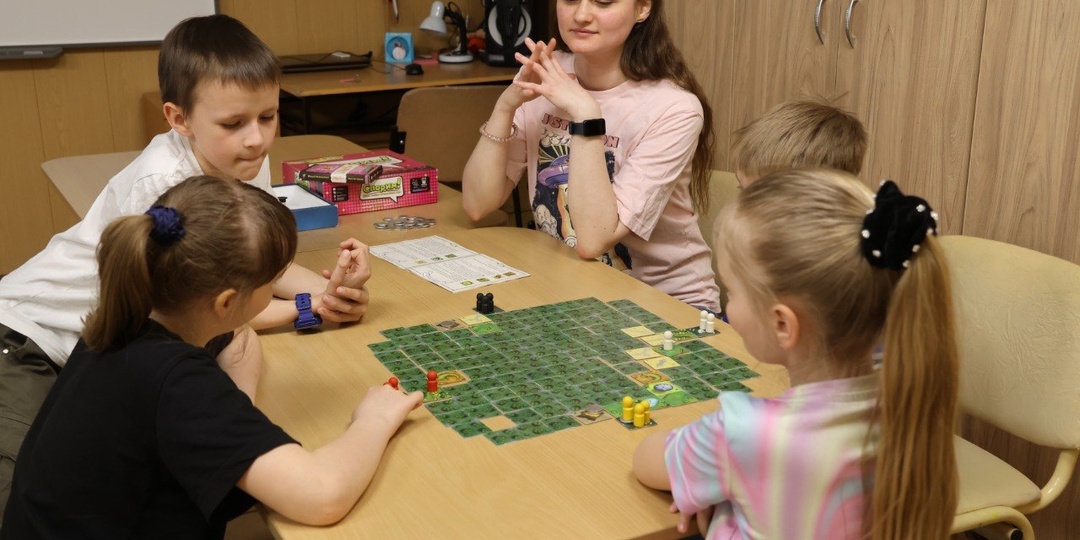 Час настольных игр «Время играть!» прошёл в атмосфере соперничества и азарта