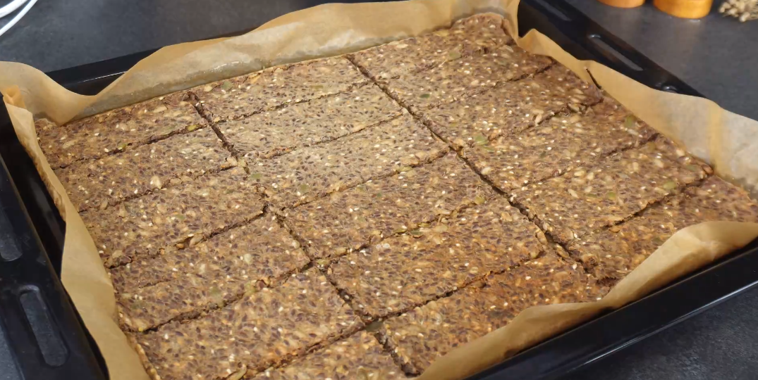 ХРУСТЯЩАЯ ПОЛЬЗА на каждый день: Хлебцы своими руками без лишних добавок (никакой химии)