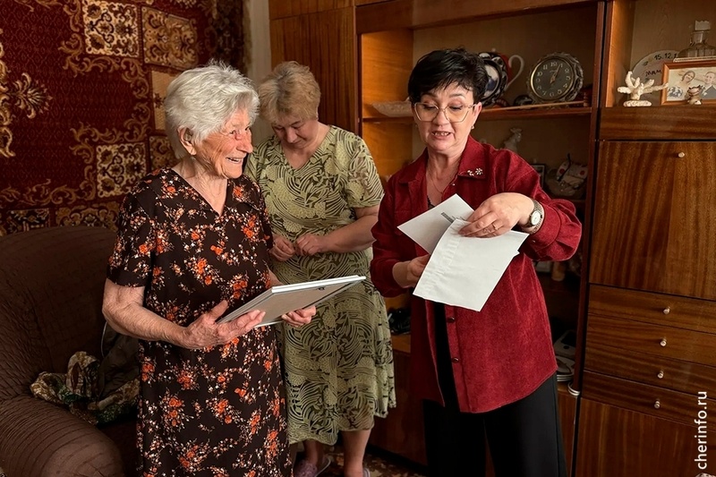    Мария Лукьяновна Артющик родилась 1 апреля 1926 года на Украине.