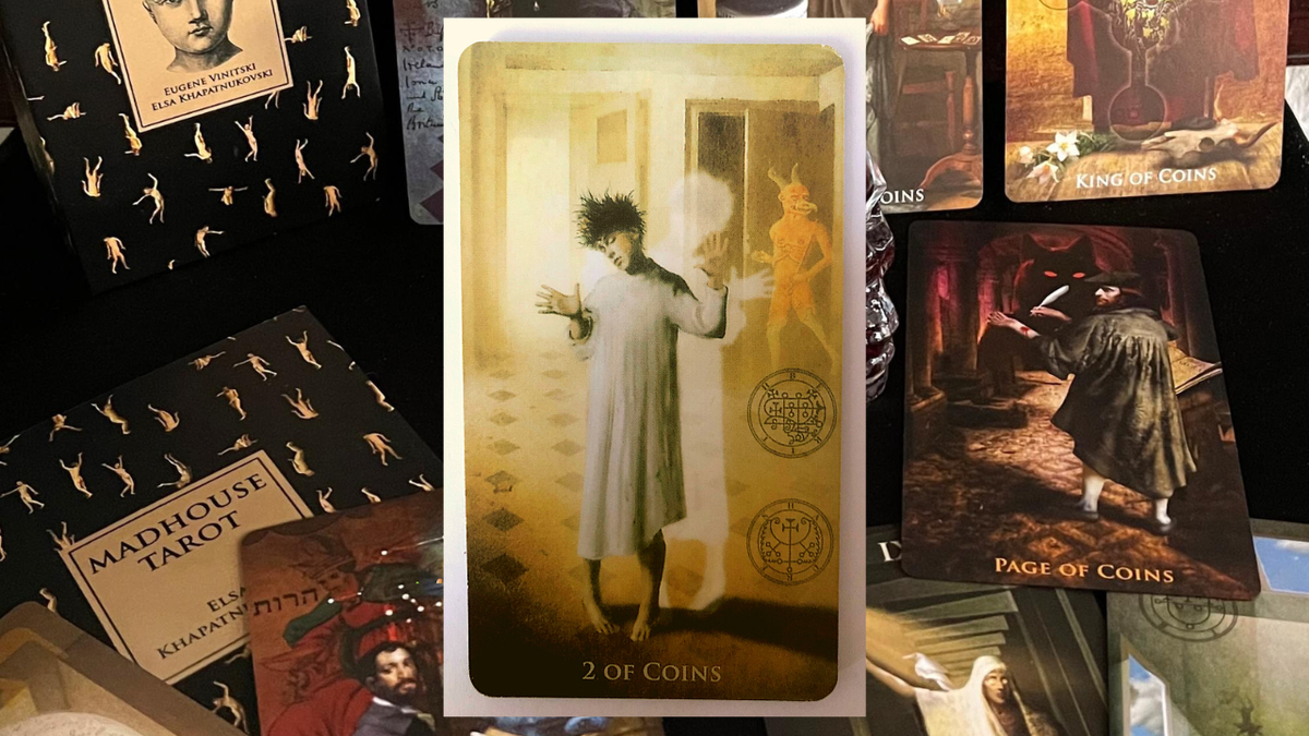 Двойка Пентаклей. Photo «Madhouse Tarot» by Eugene Vinitski, Elsa Khapatnukovski