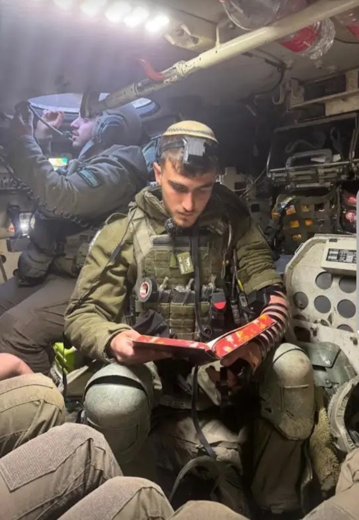 Вот они Евреи и черкесы в одном танке!!! Евреи и Черкесы= Любовь и дружба!!!