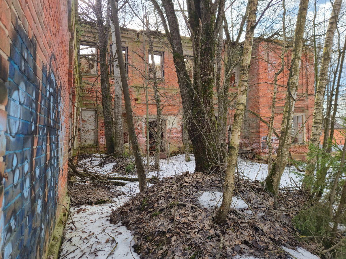 Заброшенная земская лечебница