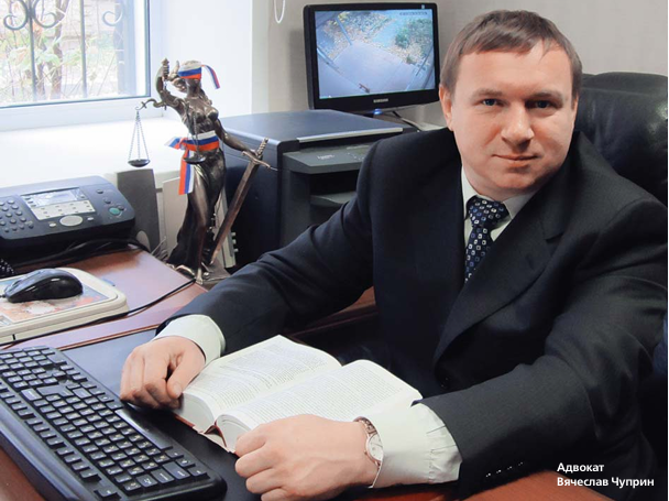 В КРИВЫХ ЗЕРКАЛАХ