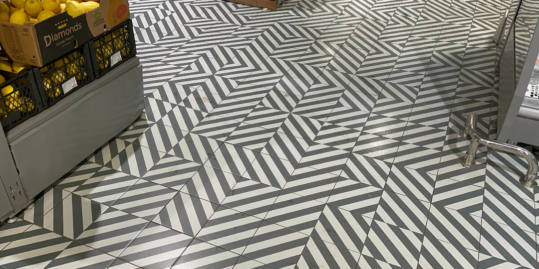 Почему в «Пятерочке» такой странный пол?