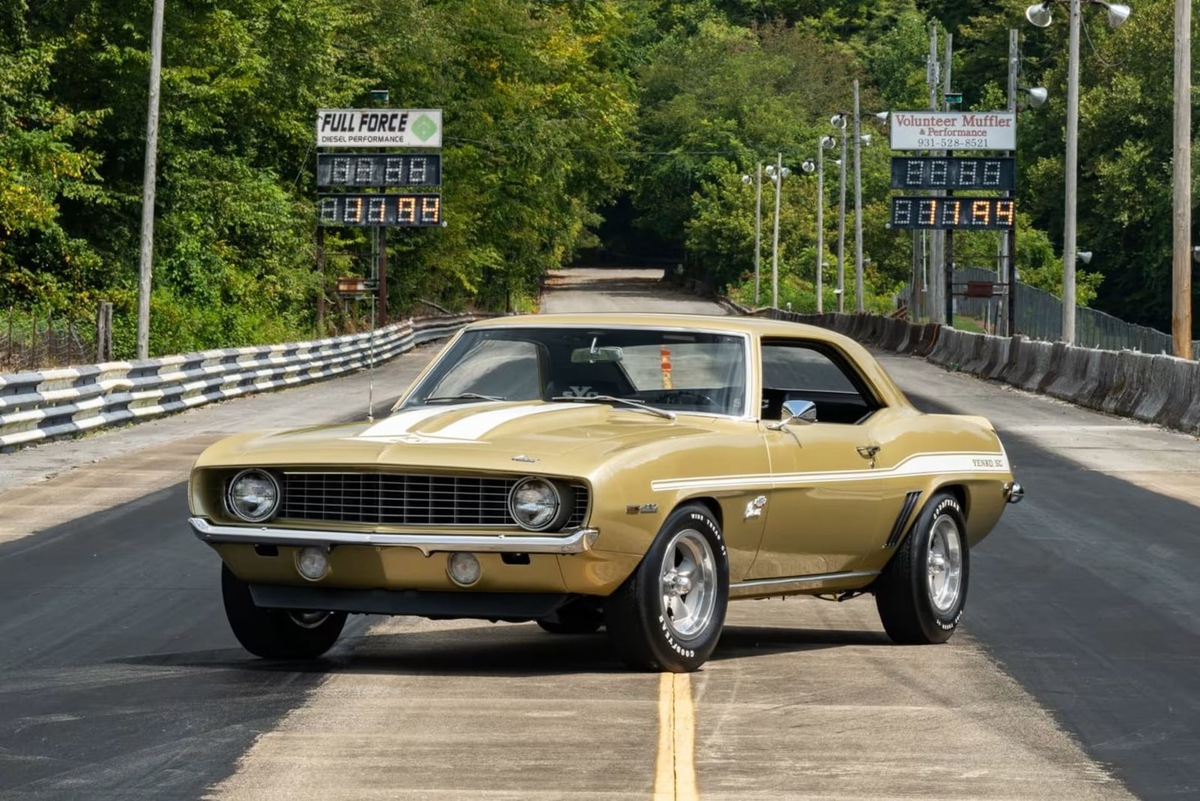    Золотой Yenko Camaro 1969 года — важный исторический артефакт
