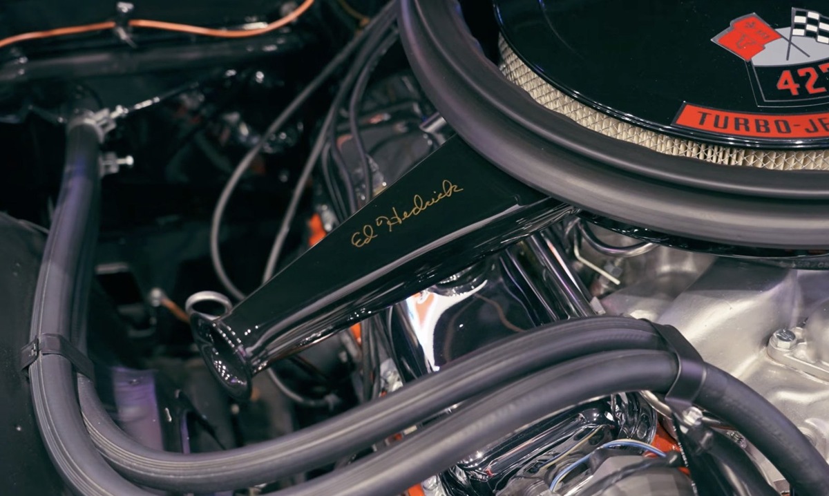    Под капотом находится атмосферный 7,0‑литровый V8 L72 с мощностью 450 л.с.