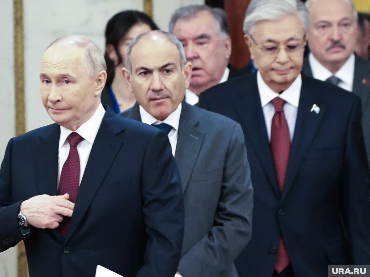     Президент РФ Владимир Путин принял в Кремле премьер-министра Армении Никола Пашиняна