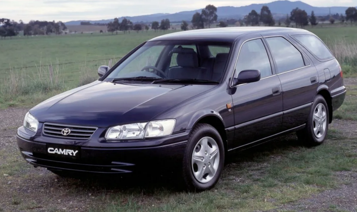 разные поколения универсалов