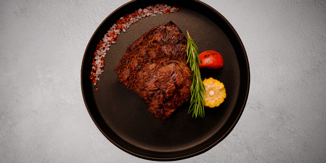 Мраморная говядина: почему стейк стоит как ужин в ресторане — и стоит ли он того