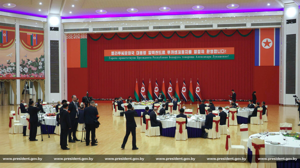 Дорогого гостя встречали с размахом. Фото: president.gov.by