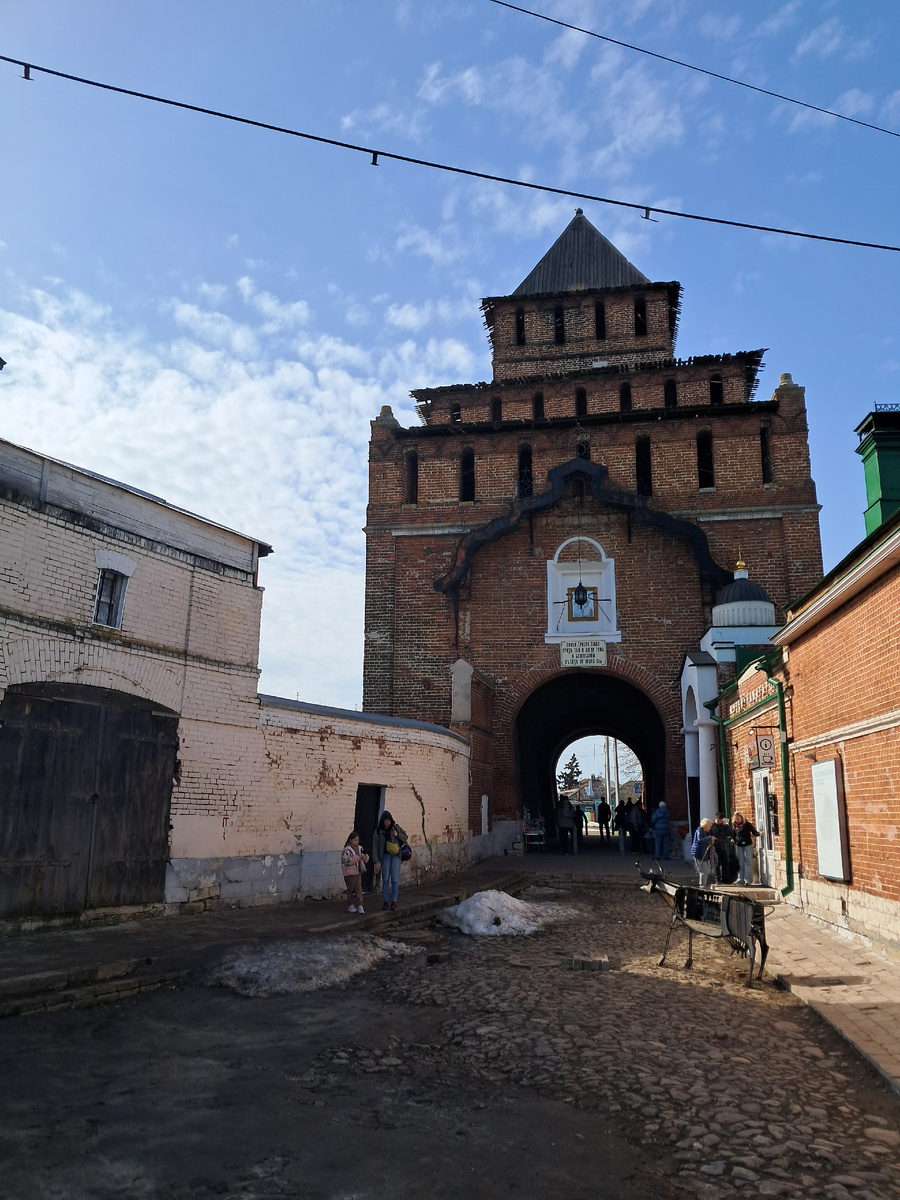 Пятницкие ворота вид со стороны улицы Зайцева.
