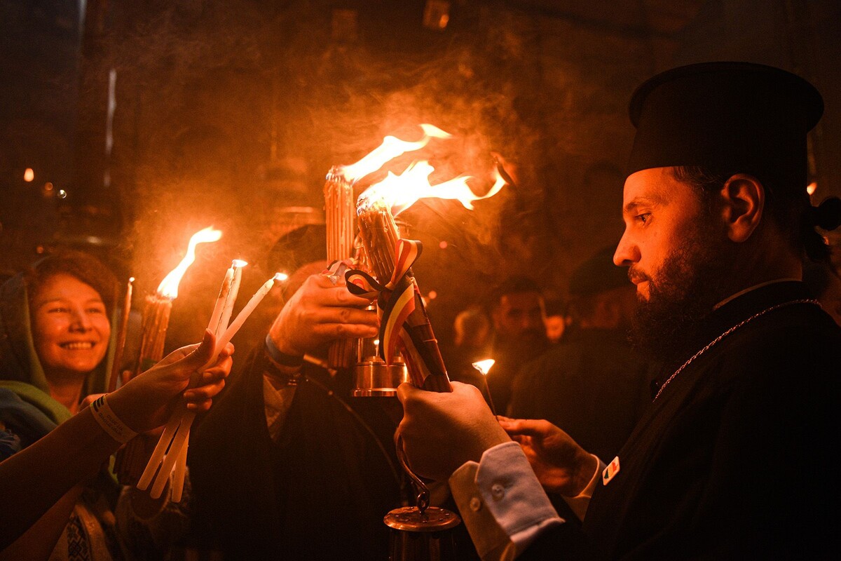  Схождение Благодатного огня в Иерусалиме. © Иван Батырев, ТАСС