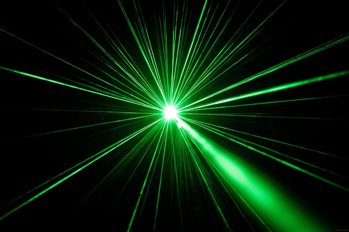    Лазеры уже давно и широко применяются в самых разных сферах науки и техники: от археологии до роботов.