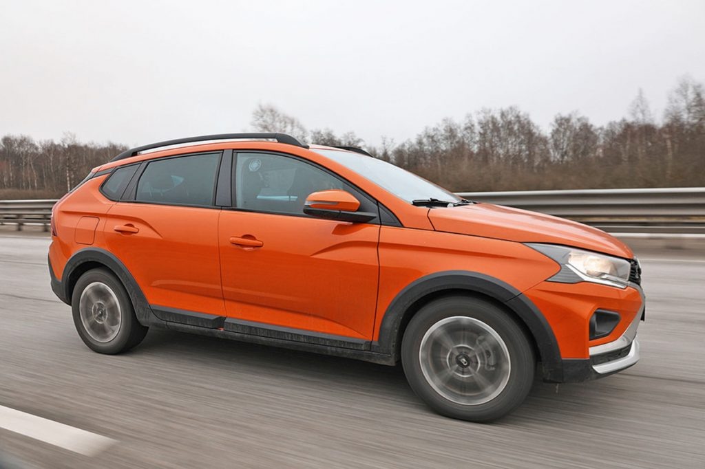 В дизайне «Искры» почти невозможно узнать исходный Renault Logan третьего поколения, вазовские дизайнеры здорово справились со своей работой.