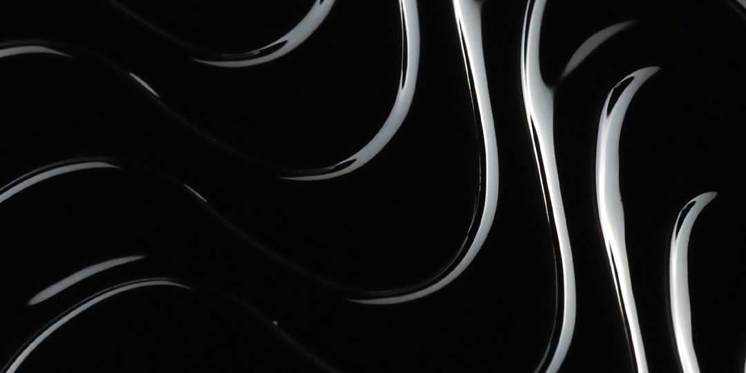 Самые «денежные» оттенки в маникюре: какие цвета приносят мастерам больше записей