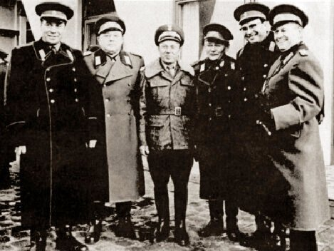 Фото - встреча военных контрразведчиков