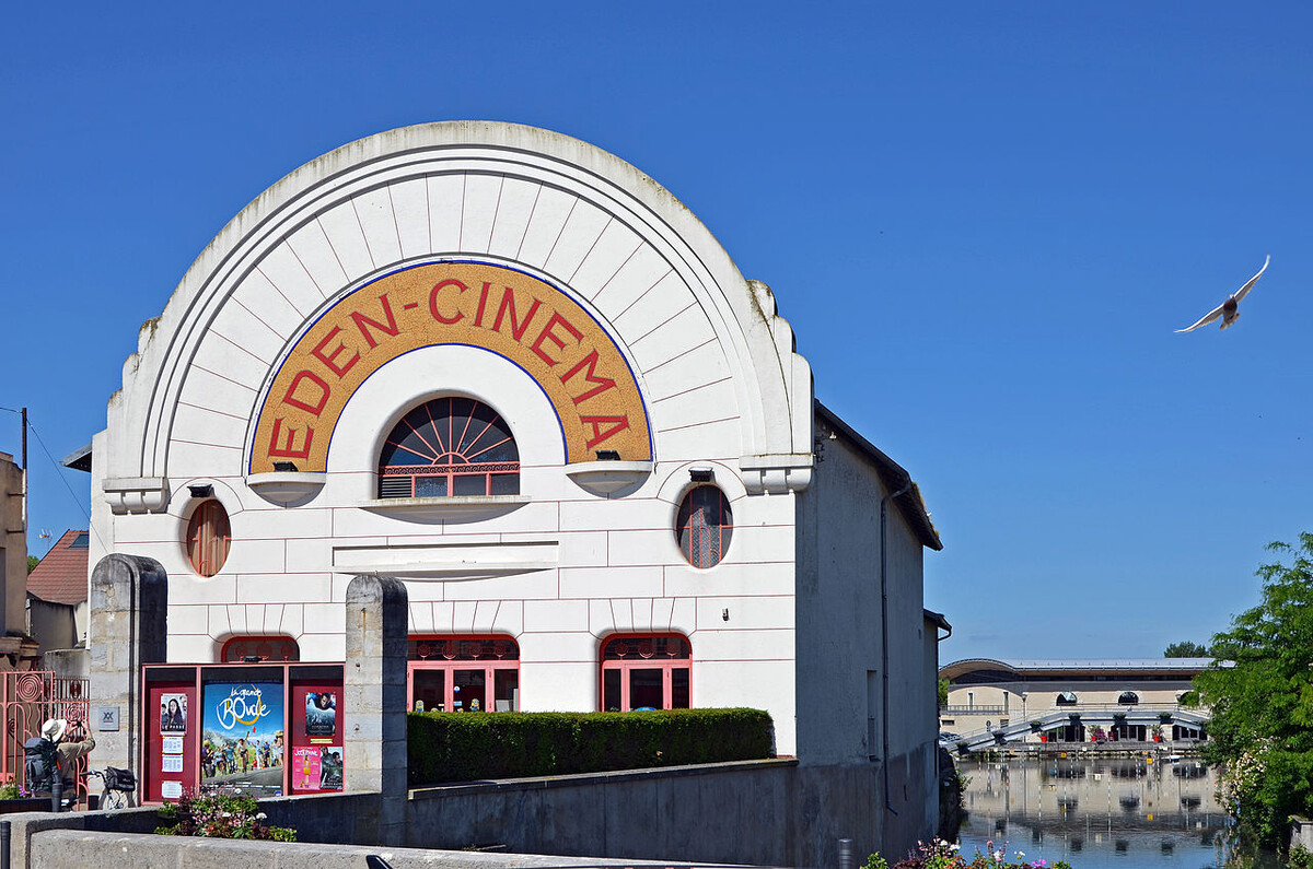 кинотеатр Eden Cinéma в Кон-Кур-сюр-Луар  | источник фото Wikimedia