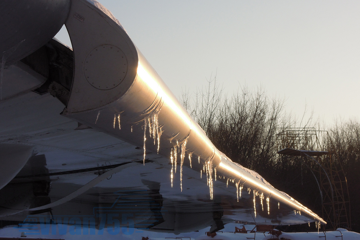 На земле лёд удалить нетрудно. А в полёте?..