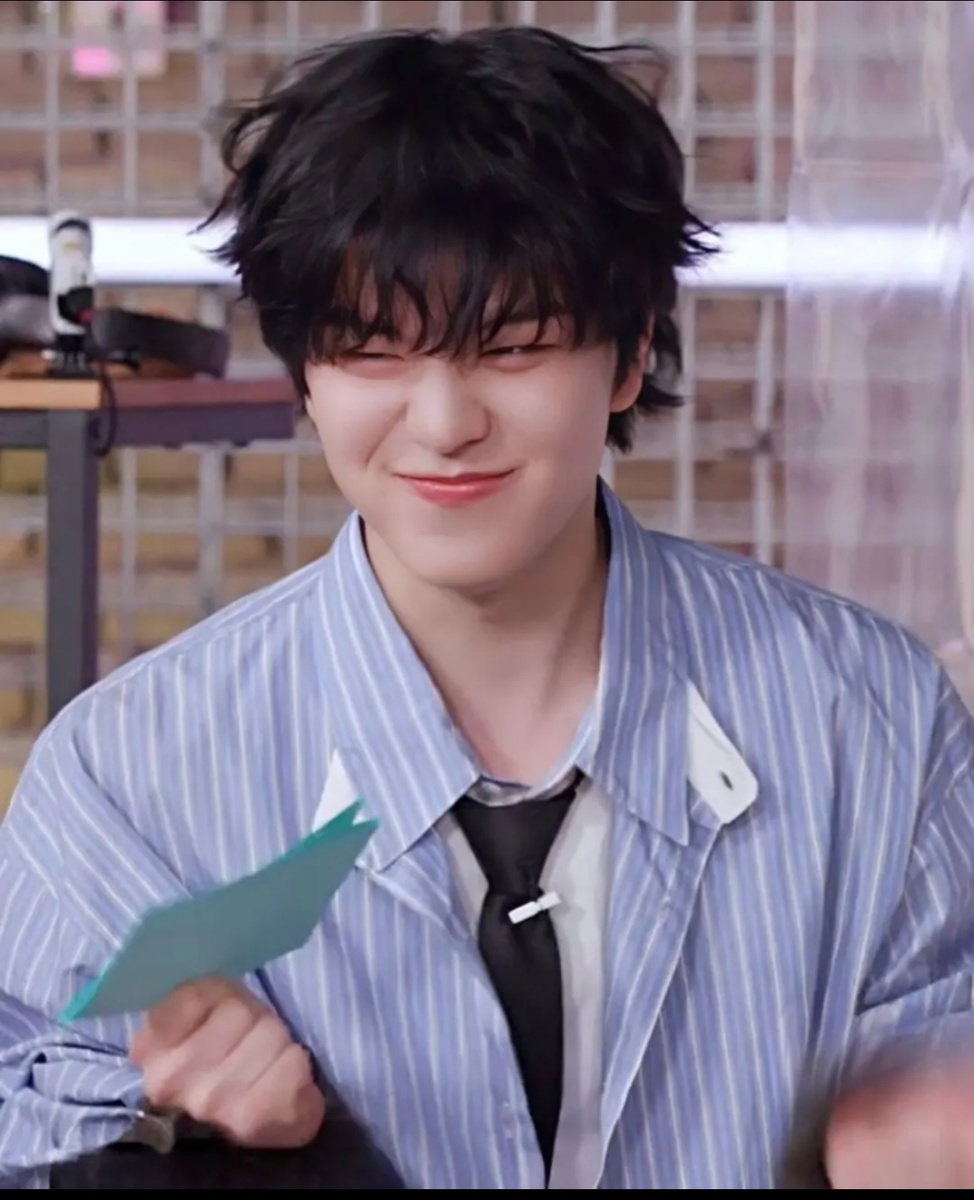 Не верим дешевой разводке вместе с Ким Сынмином из Stray Kids. Или... Да, нееееет...