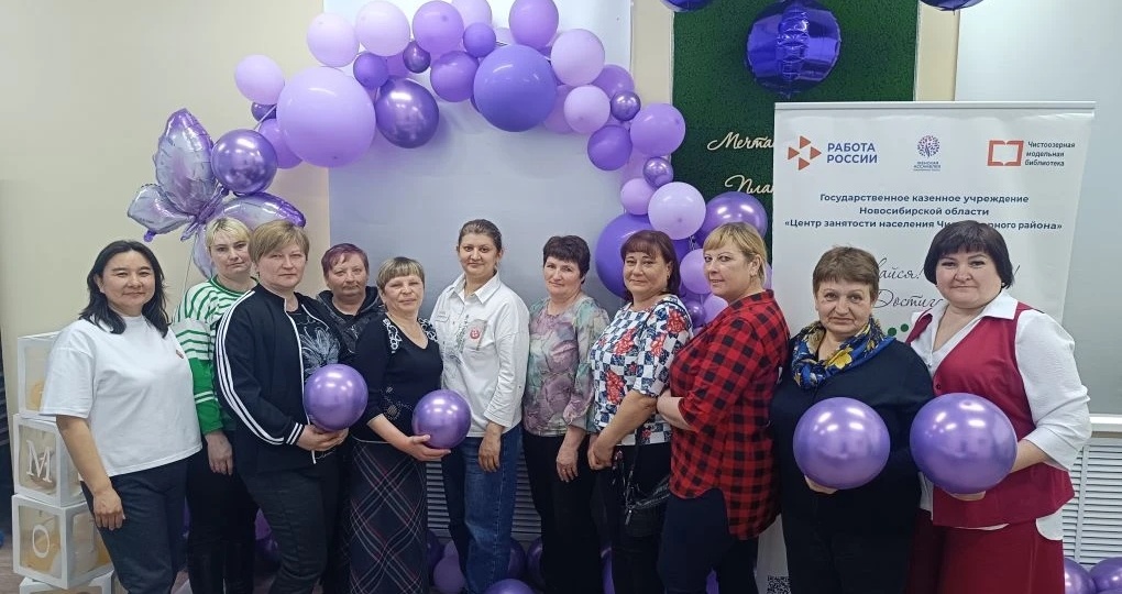 По весеннему расправили «Крылья» участницы клуба в Доме НКО