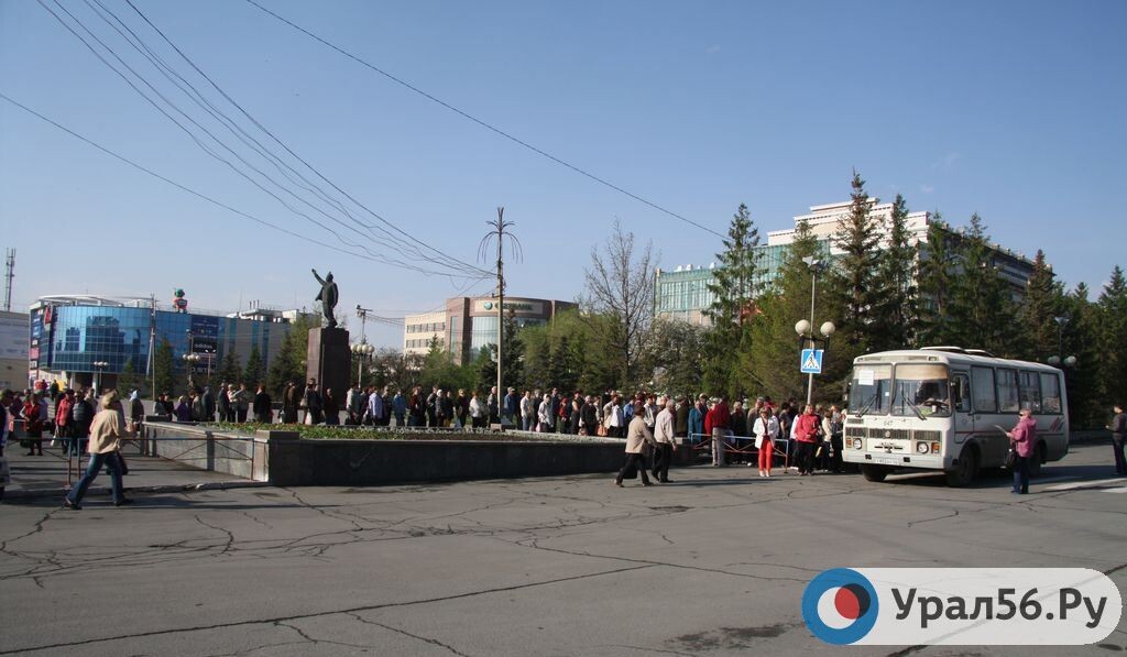    Радоница в этом году выпала на 21 апреля. В Орске организуют дополнительные автобусы до кладбищ