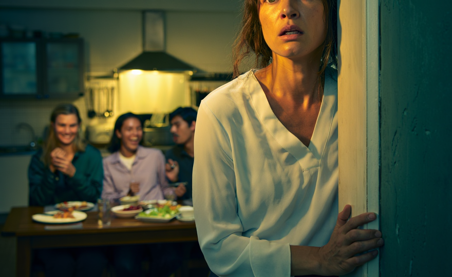 Ты думаешь, это твой дом?» — свекровь вошла без стука… но через год она сама пожалела об этом