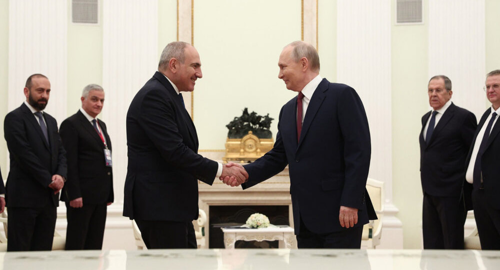 ОДКБ, выборы, ЕС и газ: о чем говорили Путин и Пашинян в Москве