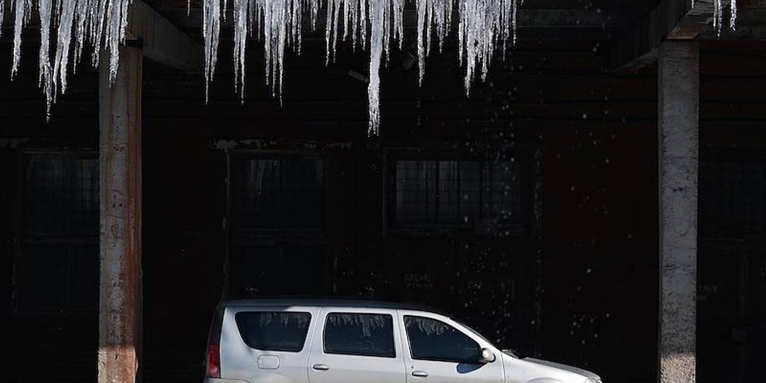 "Сосулька за миллион": как житель Нижегородской области отсудил у управляющей компании 1,1 млн рублей за разбитую машину"