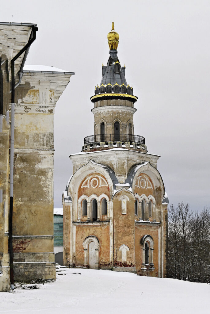 Новоторжский Борисоглебский мужской монастырь – один из древнейших русских монастырей, который постепенно восстанавливается после долгих лет запустения