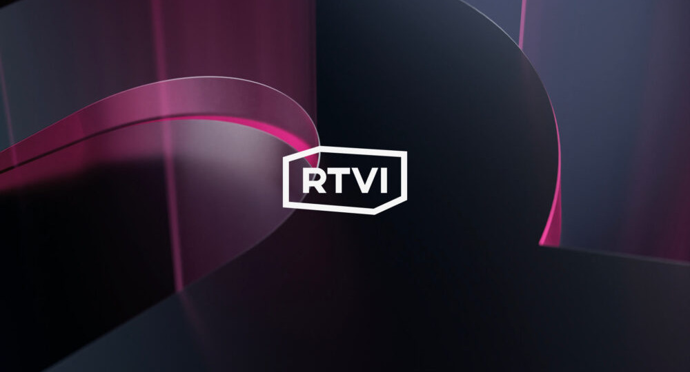 Алиса Лунина получила «Электронную букву» за роман «Открытки счастья»