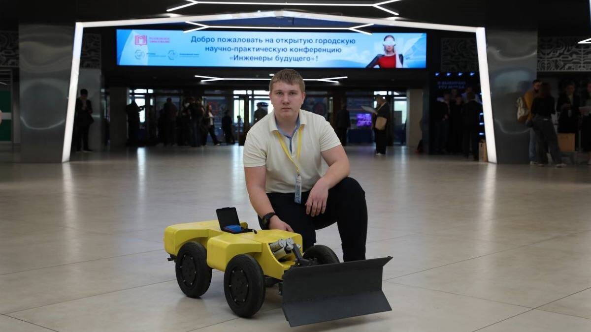    Старшеклассник Егор Семенихин / Фото: София Петровская