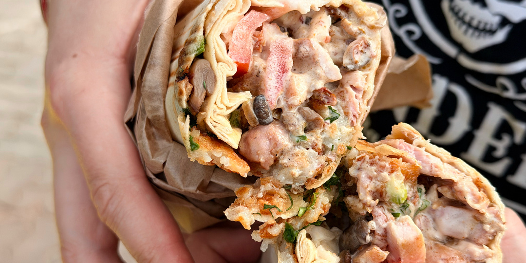 Где в Минске заточить самую необычную шаурму. Тестим новый «Фром зе смок», где мясо коптят на опилках Буратино