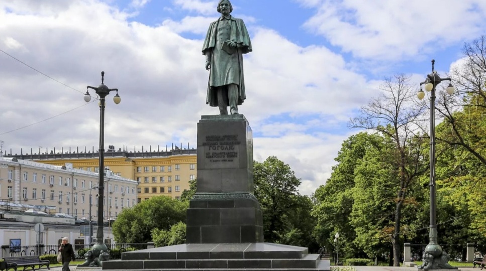 Гоголь "грустный" и "веселый"