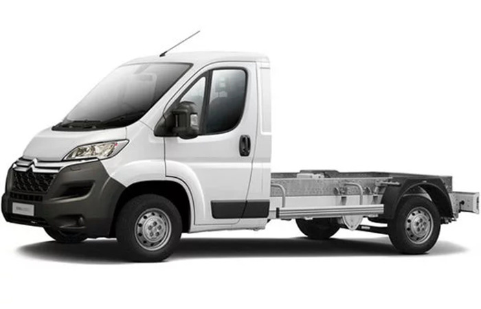Шасси с кабиной./ Фото: van-discount.co.uk