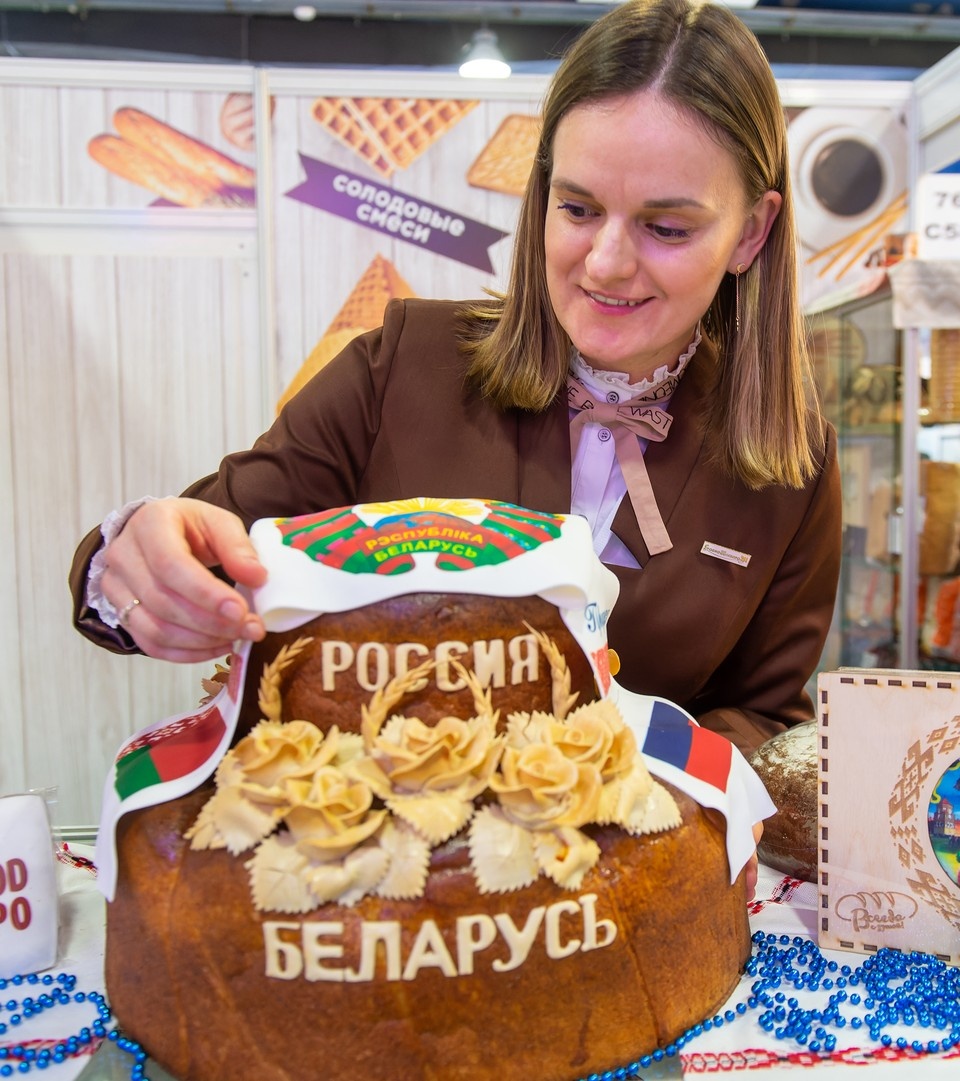    Тот самый каравай, где и правда можно выбрать кого хочешь и везде будешь чувствовать себя как дома. Михаил ФРОЛОВ