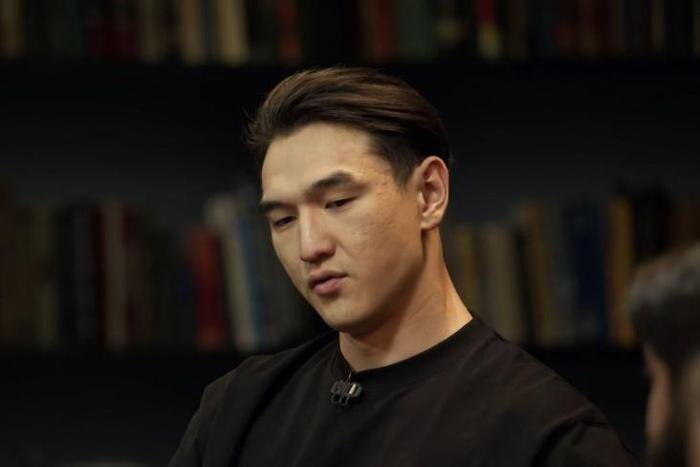 Нурлан Сабуров. Обложка © VK / ЧБД