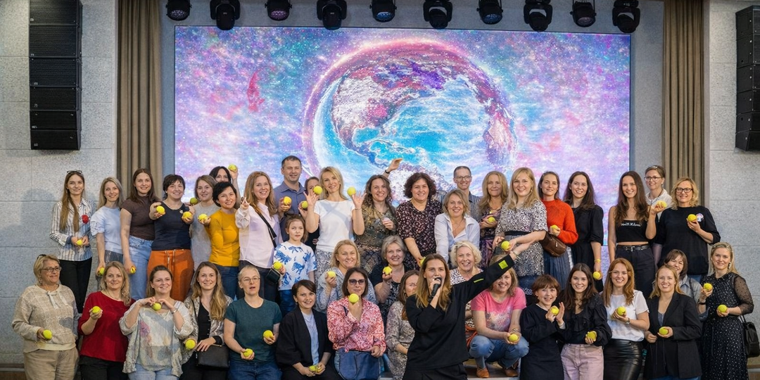 300 незнакомых людей. Через шесть часов обнимались и плакали. Почему групповая работа меняет?