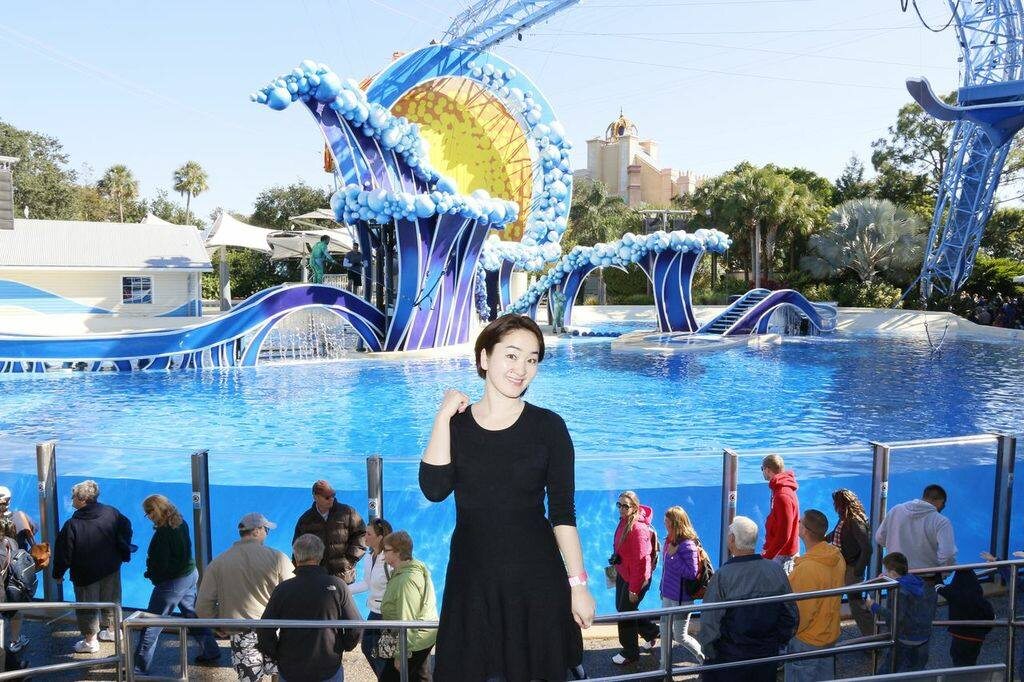 Нандин-Эрдэнэ в театре «Дельфин», Флорида