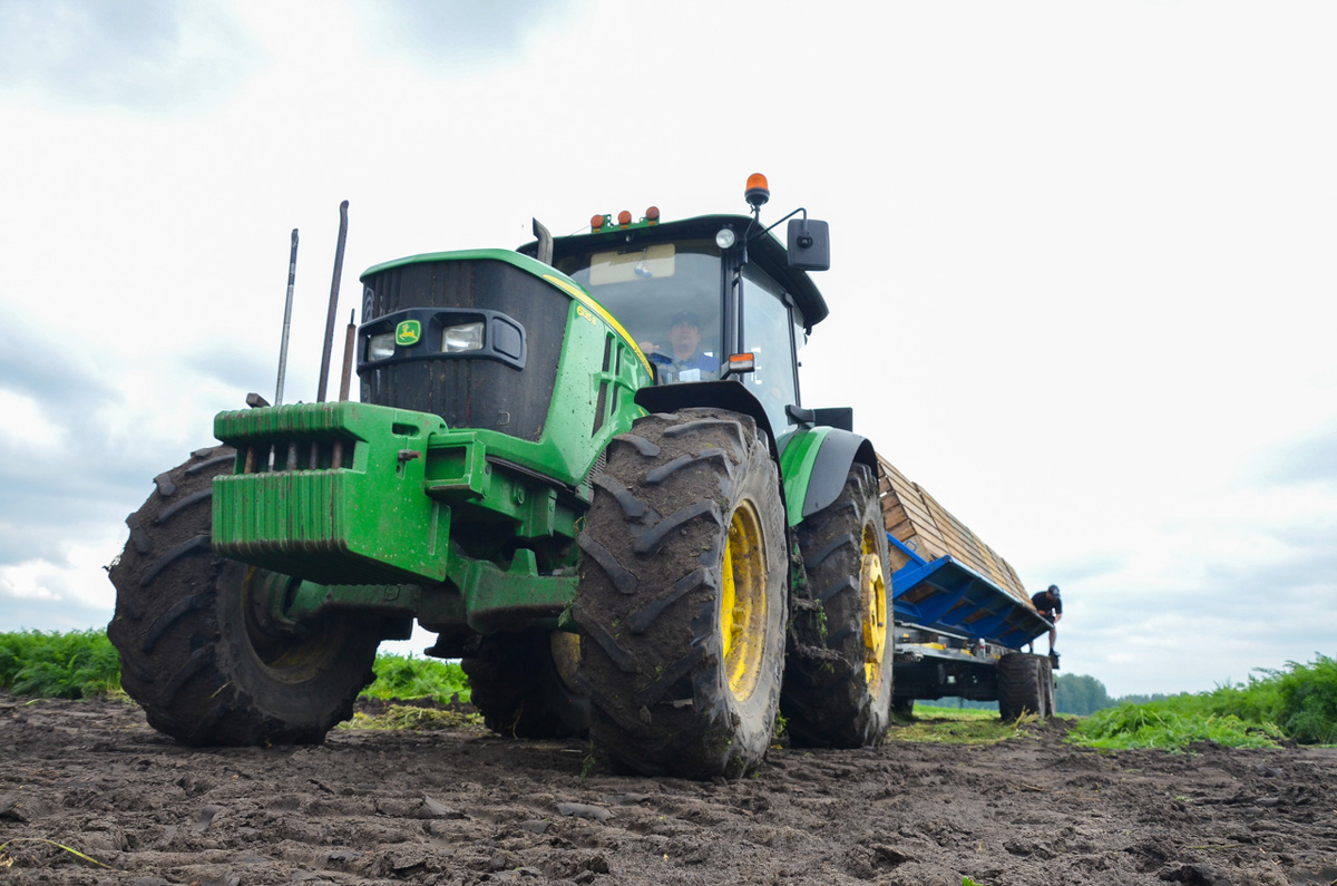 Владимир Чейметов проинформировал о ходе подготовки к весенним полевым работам.  Фото: ФедералПресс / Дмитрий Шевалдин