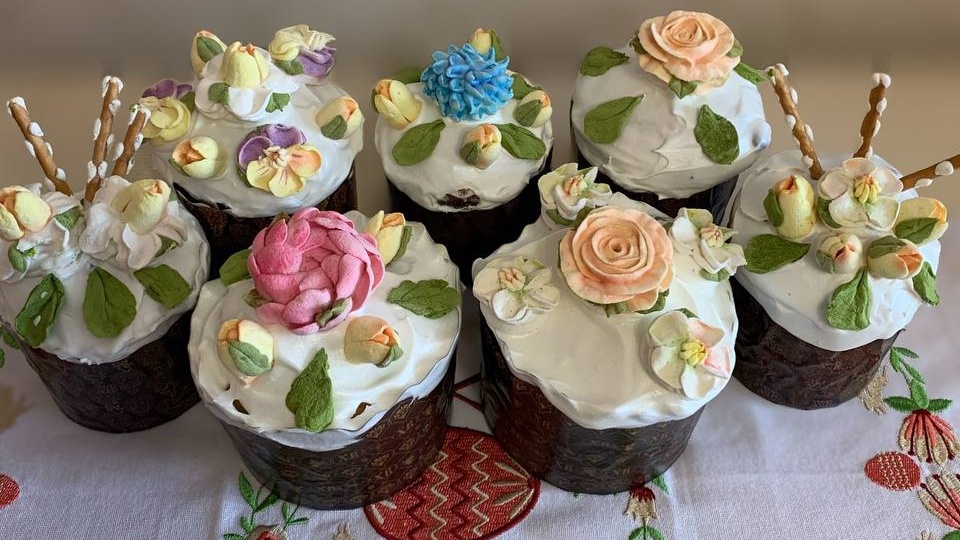 Идеальная глазурь на куличи бещ белков - всегда удается и застывает за час. Подарили рецепт: не крошится при нарезке, пластичная, вкусная