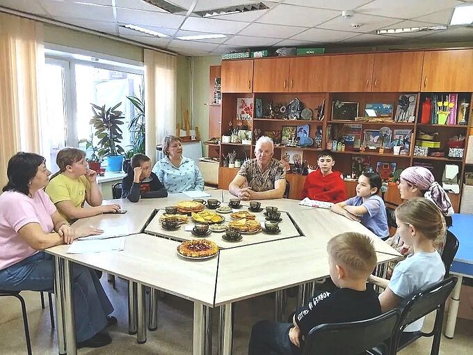 Шаров Владимир Михайлович приветствует гостей встречи