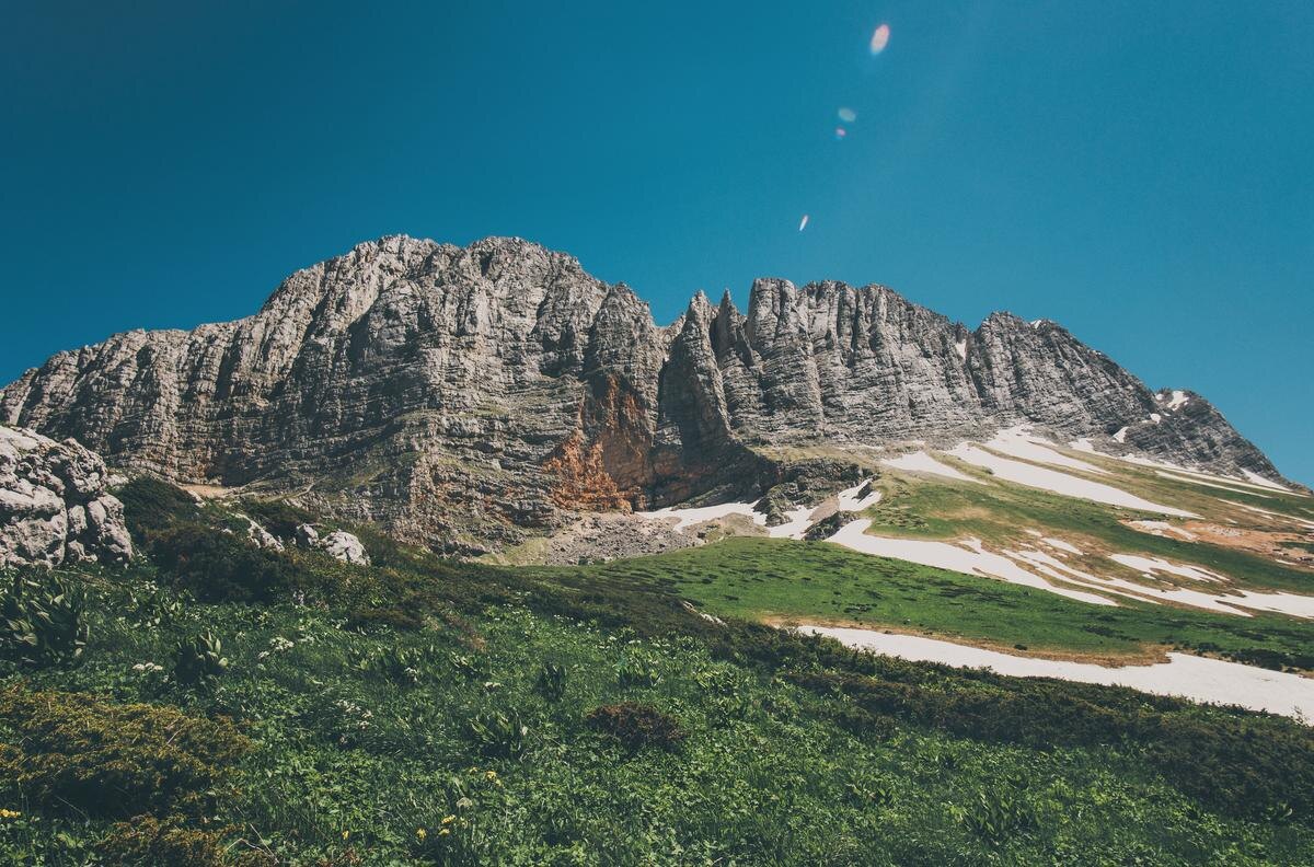Скалистая вершина горы Фишт