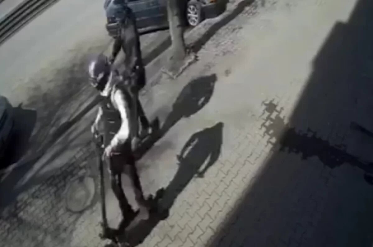    В Магнитогорске СК завёл дело после наезда самокатчика на пенсионерку